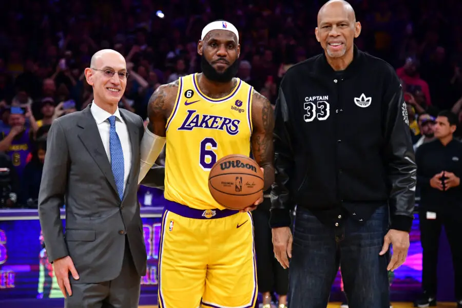 Lebron James, Stephen Curry Made Fun Of, Dragged By Fans After 2 Stars' Betting Related Posts in the Past - 'My Middle Name is Bet' 3 USATSI 19944235