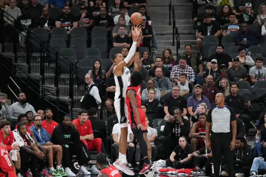 Amen Thompson Can Challenge Victor Wembanyama in 1 Specific Title in the Future, Says NBA Champion Victor Wembanyama Amen Thompson