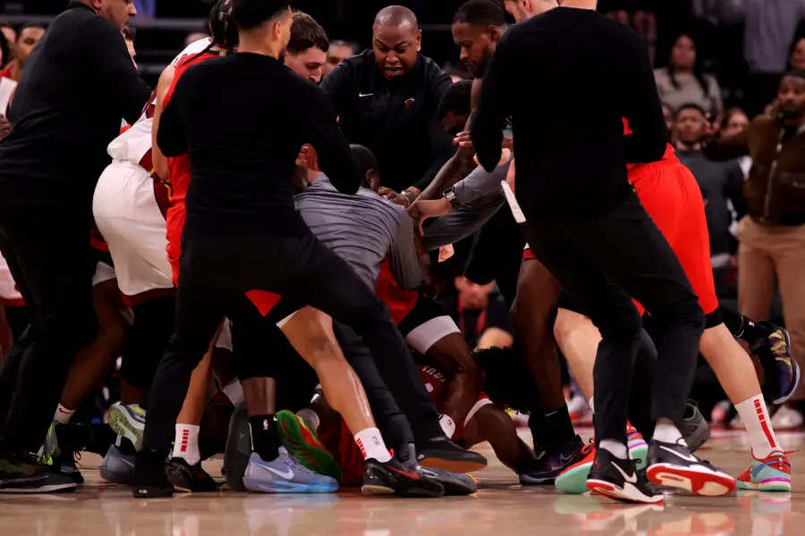 Kevin Durant Reacts to 10-Year NBA Veteran's Plead to Amen Thompson Who Had Crazy Sequence vs Pelicans - 'Oh Great. More Unsolicited Advice' 1 USATSI 25082596