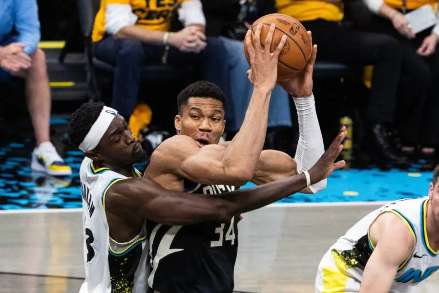 “This Is When You Know She’s Cheating”: NBA Fans Have Mixed Views On Giannis Antetokounmpo Responding To Knicks Trade Rumors NBA Fans, Giannis