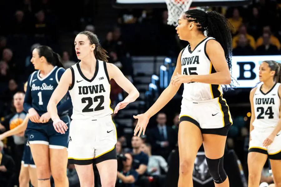 Caitlin Clark, WNBA Fans