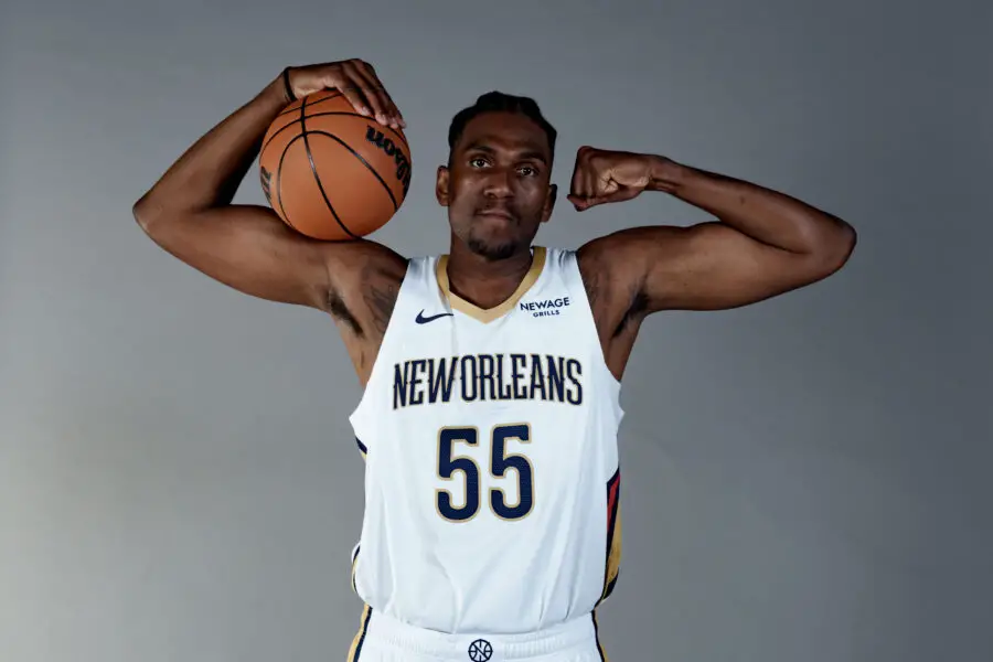 Injury to New Orleans Pelican's Kevin Looney Brings Out Wild Conspiracy About Team as the New Center Might Miss 3 Weeks 1 Kevon Looney, New Orleans Pelicans