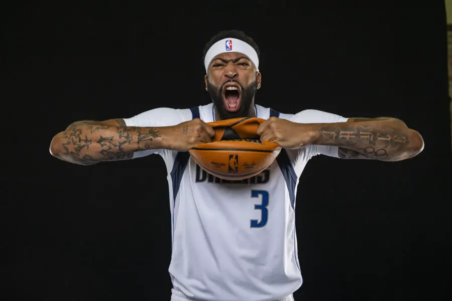 Mavericks’ Anthony Davis Repeats Complaint During Last Days With Lakers, Says He Can’t Be a Full Time 5 Anthony Davis, Dallas Mavericks