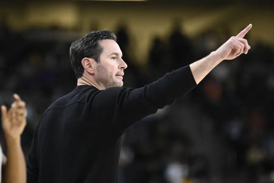 DeAndre Ayton Feels the Love From Lakers Fans in 1st Home Game, Declares Commitment to Role He Was Hired For 3 JJ Redick