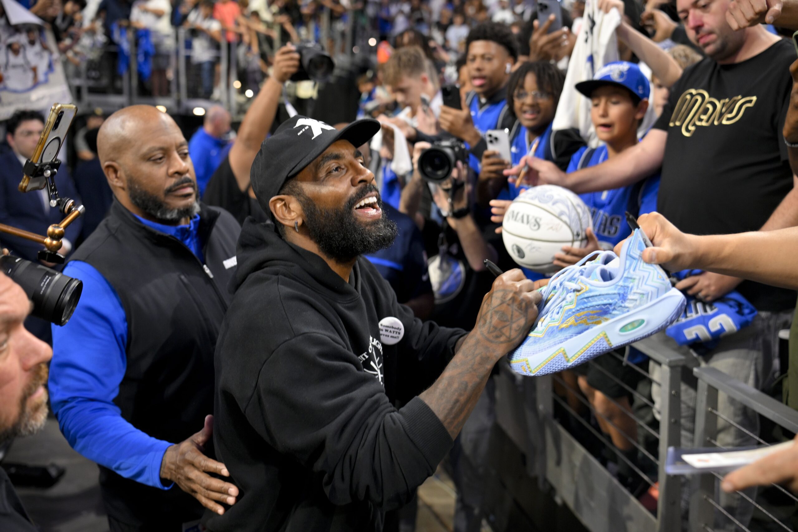 "He Aint Forget How Them Jews. Crackas Did 'Em": NBA Fans Sound Off After Kyrie Irving Appears To Laugh At ESPN Interview Setup 3 USATSI 27264327 168400517 lowres scaled