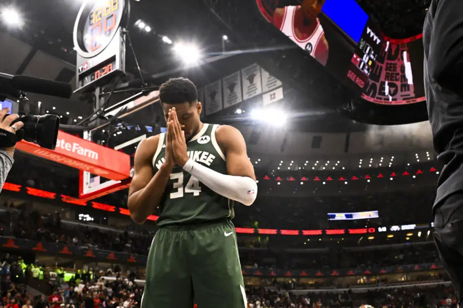 Giannis Antetokounmpo, Myles Turner Finally Play 1st Game Together; Doc Rivers Drops a Scary Thought About Their Fit 1 USATSI 27310929