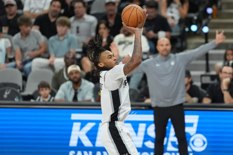 “3-0 Brick By Brick”: Stephon Castle’s Mom Quannette Castle Hypes Spurs’ Perfect Start in Fiery Post San Antonio Spurs guard Stephon Castle