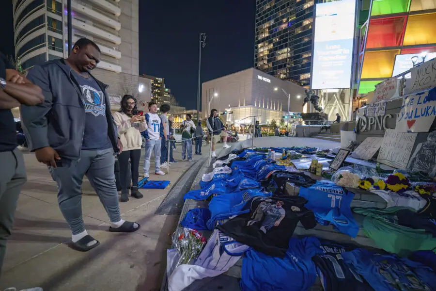 Dallas Mavericks fans