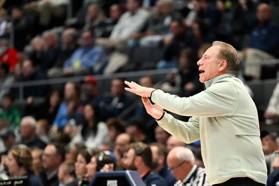 Bucks Star Giannis Antetokounmpo Has an Interesting Choice for Next Team; 2x MVP Targets Dwyane Wade's Former Organization But Will it Be Possible? 3 Tom Izzo