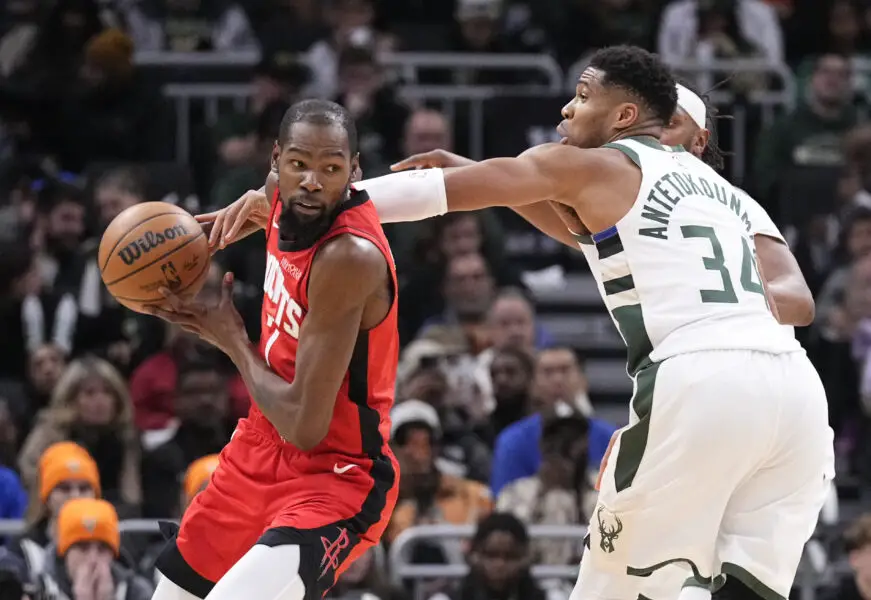 Kevin Durant Gives Props to 6th Man After Huge Game in Comeback Win Versus Bucks 1 Giannis Antetokounmpo, Kevin Durant