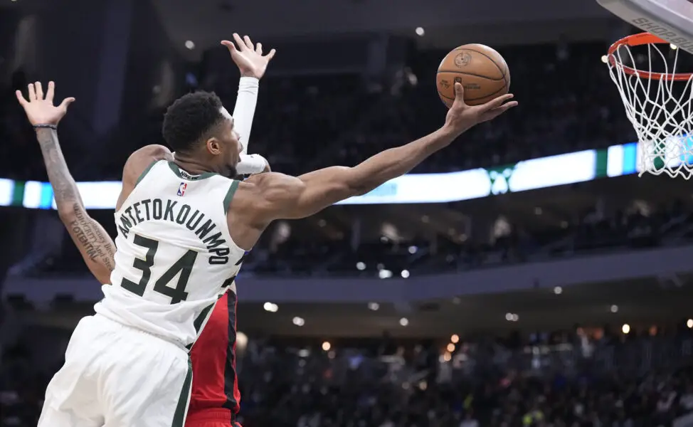 Kevin Durant Gives Props to 6th Man After Huge Game in Comeback Win Versus Bucks 2 USATSI 27548601