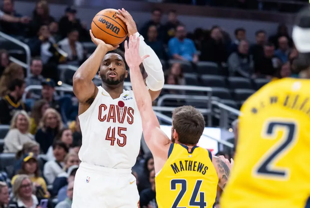 "I Said You Gotta Go for 40 Tonight" - Cleveland Cavaliers Coach Opens Up on the Team's Over-Reliance on Donovan Mitchell 2 Cleveland Cavaliers