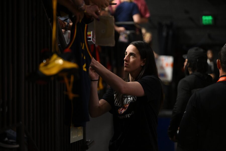 “No Champions. No Titles. Never Will”: WNBA Fans Debate After Caitlin Clark Praised By X Account For Having No Scandals, Arrests Or Drama In Career Wnba fans