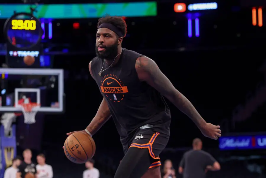 Mike Brown Makes Interesting Pick for Best Player in Win Vs Hornets - '2 Rebounds and Fouled Out in 12 Minutes' 1 Mitchell Robinson