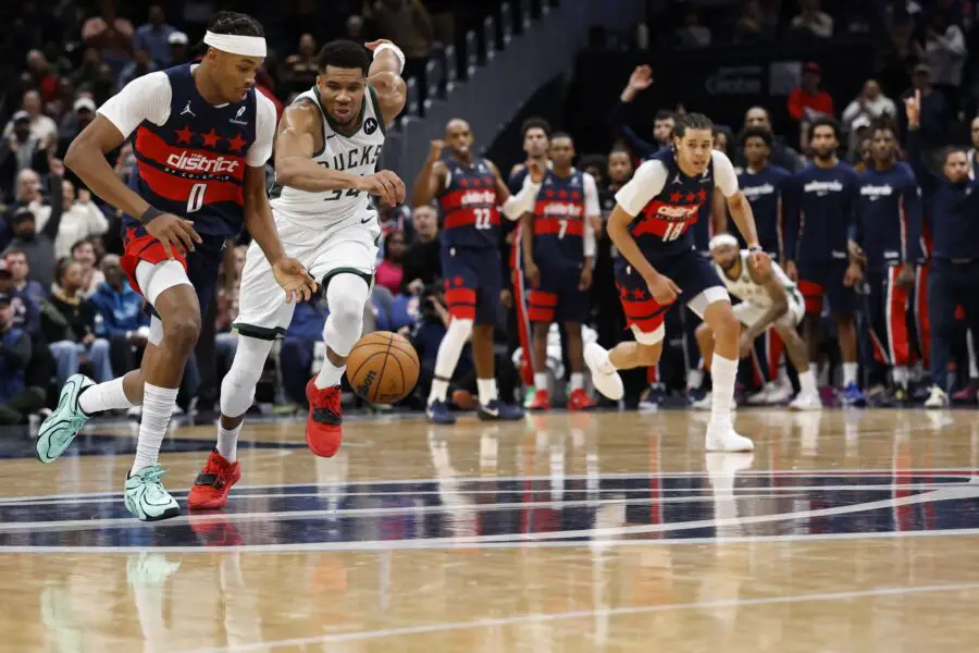 Milwaukee Bucks NBA Fans