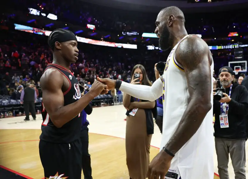“LeBron Got The Whole NBA Playbook Saved In His Brain”: NBA Fans Stunned As LeBron James Rightfully Predict 76ers Plays During Lakers Huddle NBA Fans
