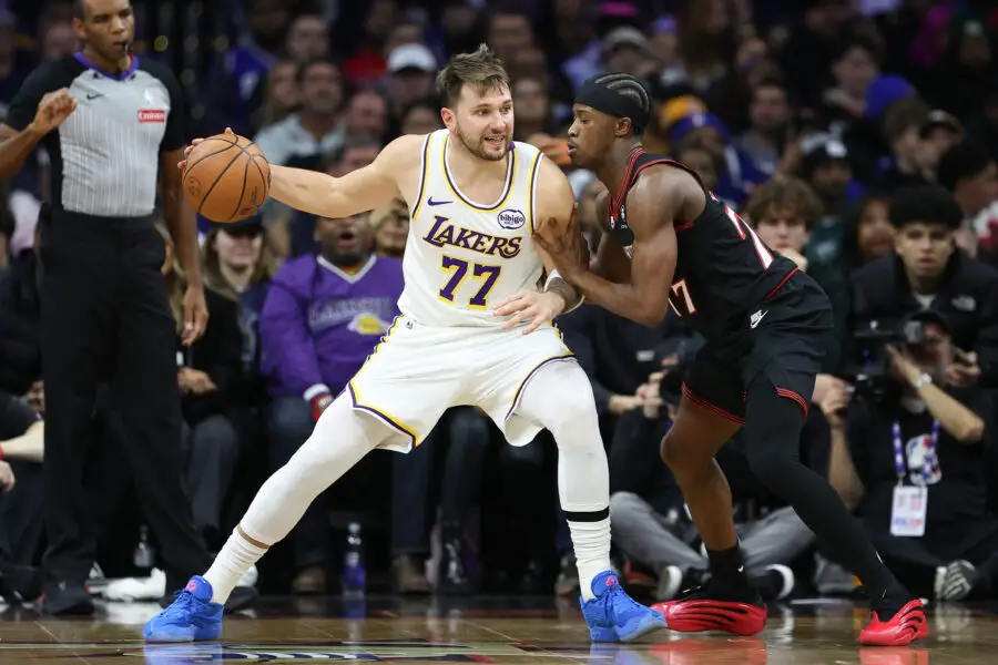Magic Johnson Reacts to Lebron James' Takeover in Wild Win Over 76ers, Declares Who Should Be MVP Frontrunner 2 Luka Doncic