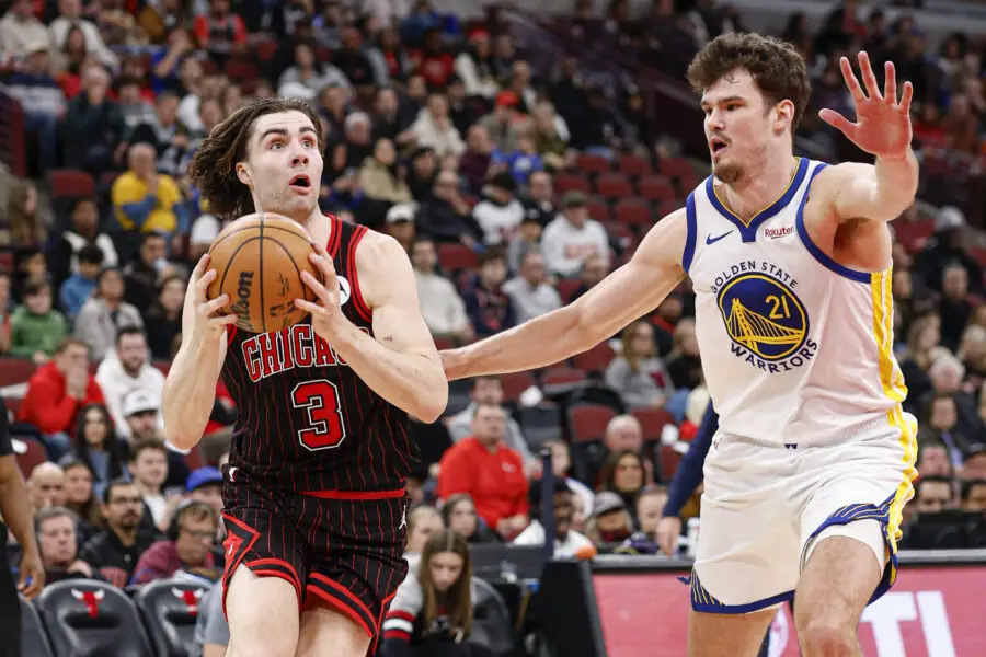 Bulls Coach Billy Donovan Laments His Players' 'Disconnect' As Terrible Stretch Continues to a 7th Straight Loss 3 Josh Giddey