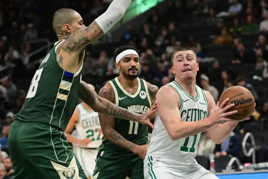 '0 Point, +26' - Kyle Kuzma, Bobby Portis Showed Toughness to Lead Bucks to Elusive Win But Another Player Has Most Bizarre Statline 1 USATSI 27797456