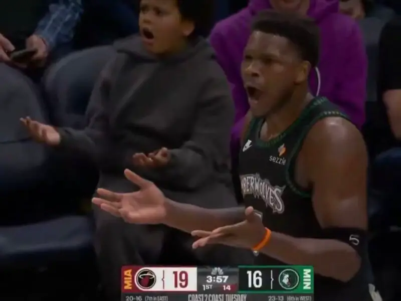 "Even Julius Randle's Son Knows That's a Trash Call": NBA Fans Rip Refs for Gifting Anthony Edwards a Dubious Foul 1 Anthony Edwards and Julius Randle's Son Both Couldn't Believe Foul Call