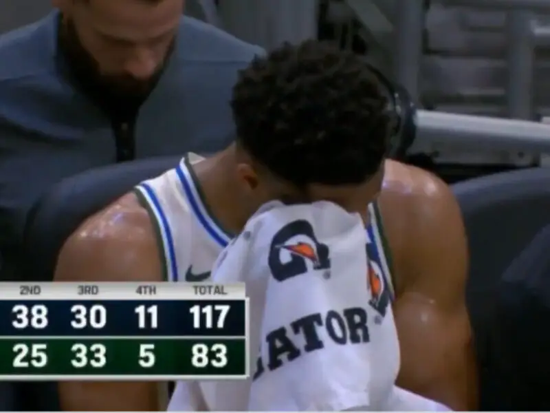 Fans Turn on Bucks After Giannis Antetokounmpo's Visible Frustration