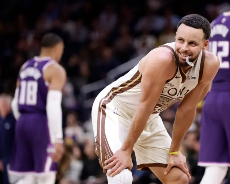 Stephen Curry’s 12th All-Star Nod Earns High Praise From Warriors Coach: “I Can’t Think of Anybody at That Age Playing Better” Golden State Warriors
