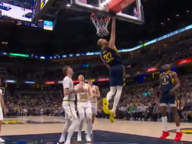 Pacers Big Man Jay Huff Embarrasses Defenders With Pump Fake Reverse