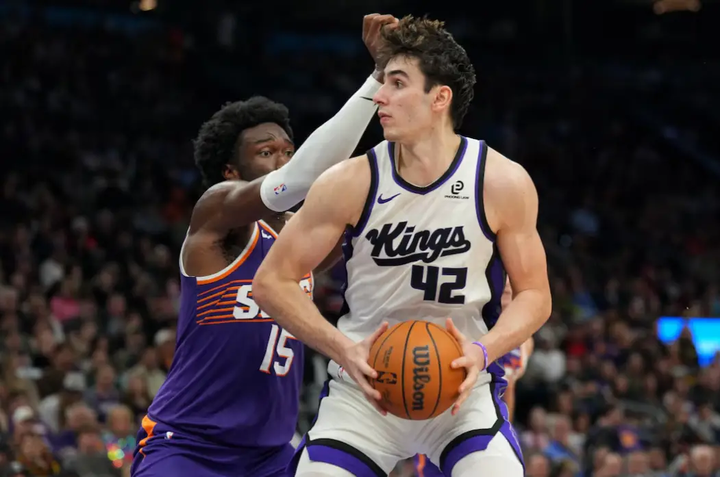 "It Doesn't Necessarily Sit Well With You" - Sacramento Kings Coach is "Fingers Crossed" on Promising Rookie's Injury Vs. Phoenix Suns 1 Sacramento Kings