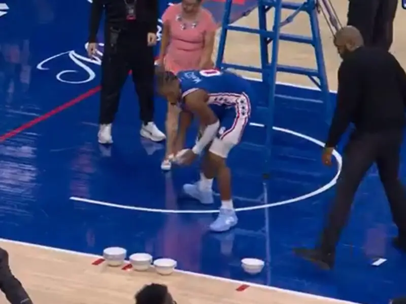 Shocking Footage Reveals Tyrese Maxey Survives Red Panda Bowl Trap in Comical Near-Trip (Video) Tyrese Maxey Almost Crashes Red Panda's Bowls During Halftime