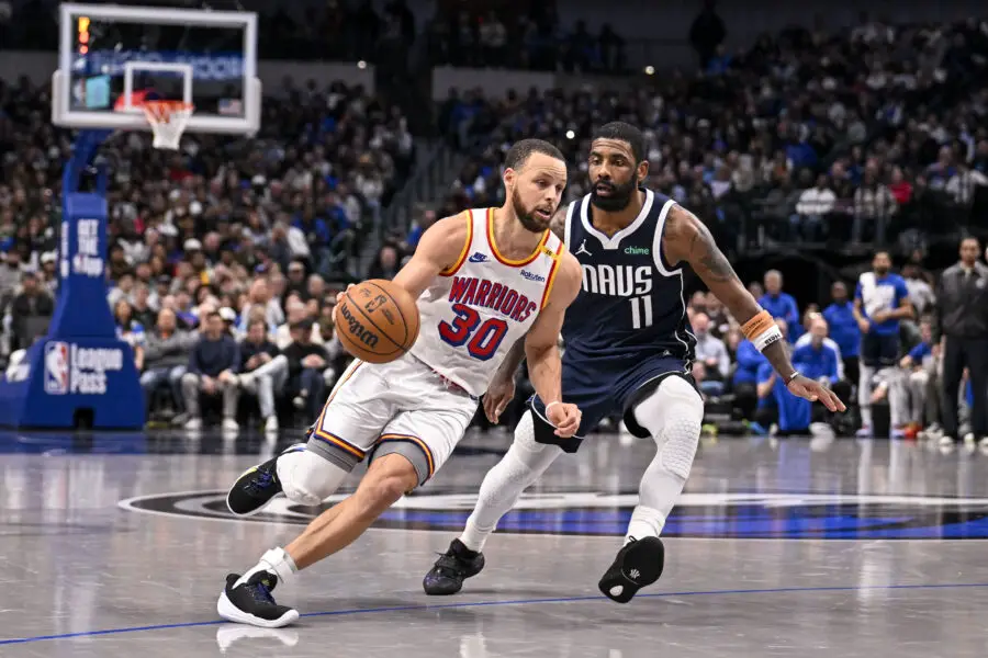 Stephen Curry Sport 2 of Kyrie Irving's Signature Shoes; Warriors Star Pays Highest Respect to Mavs Guard 2 USATSI 25425563