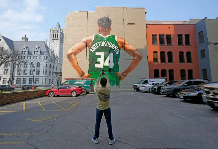 Bucks Fans, Observers Think Giannis Antetokounmpo is Quiet-Quitting on His Team Despite His 19-14 Statline 2 USATSI 28020088