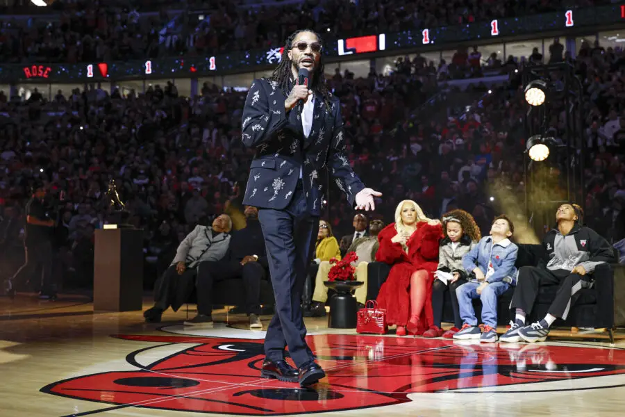 “Derrick Rose Stops Crime” – Chicago Bulls Icon Derrick Rose is “Bigger” Than Michael Jordan, Claims 4-Time NBA Champion Chicago Bulls