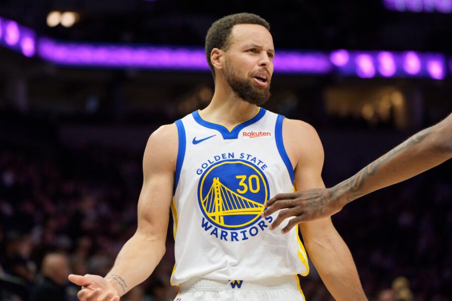 Stephen Curry Provides Cautious Update on Knee Ahead of Back-to-Back NBA fans