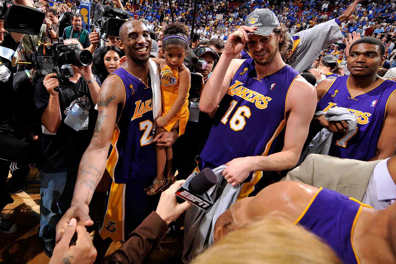 Paul Gasol with Kobe Bryant. Photo courtesy: People.com