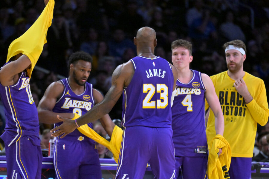 "Everybody on the Team Yelled at Me" - Los Angeles Lakers Star Receives Blame for Almost Ruining LeBron James' Triple-Double Vs. Dallas Mavericks 1 Los Angeles Lakers