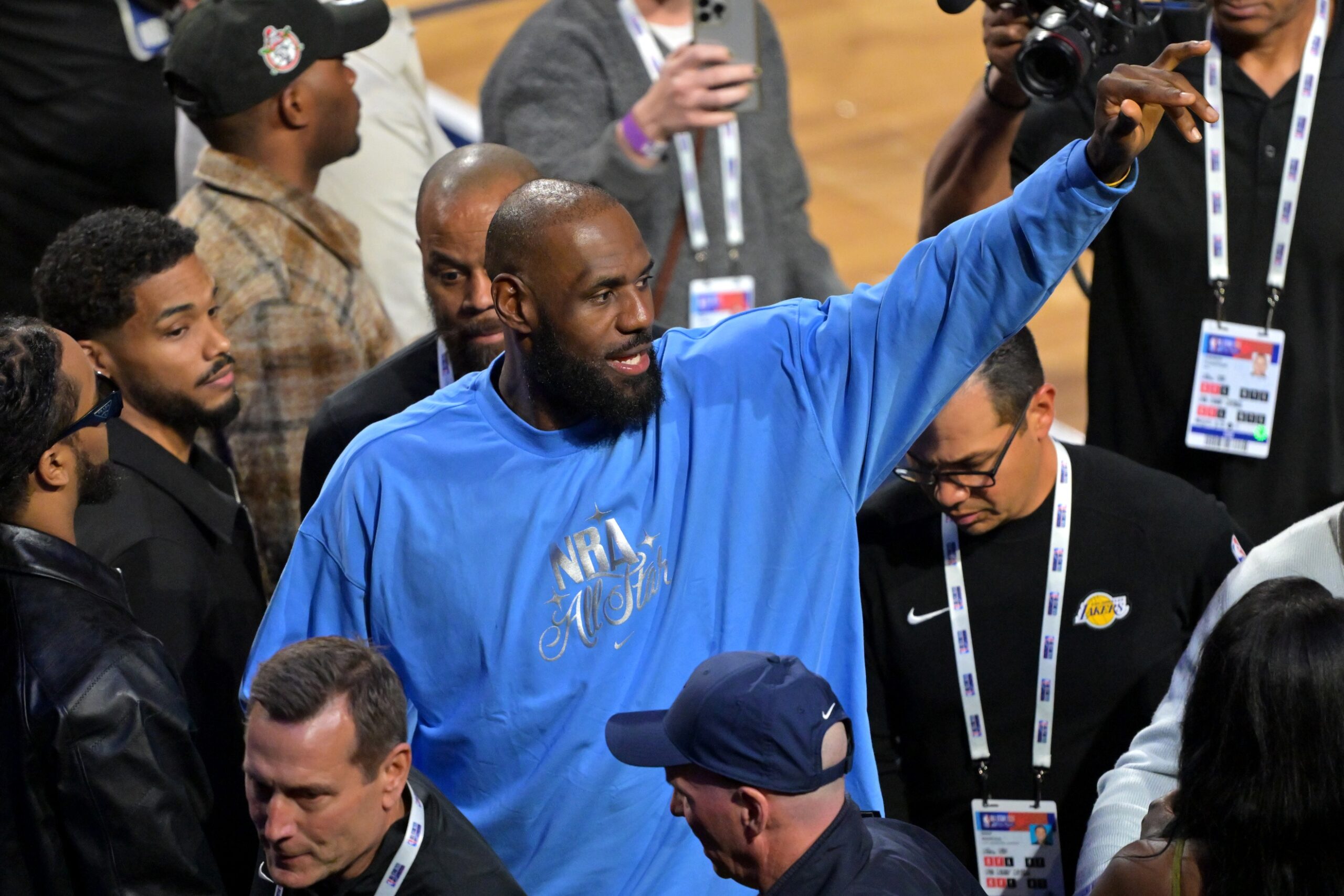 "Saying You've Heard Good Thigns While Children And People Are Being Murdered": NBA Fans Outraged After LeBron James Reported Plan To Visit Israel Amidst Ongoing Conflict 1 NBA fans